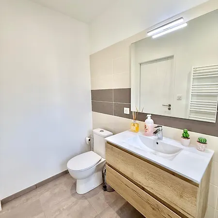 Apartamento Cosy - Clim & Parking & Wifi